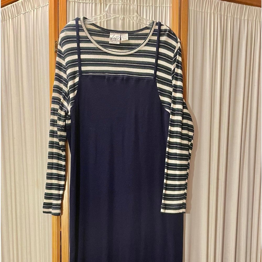 Cute, fun dress.
